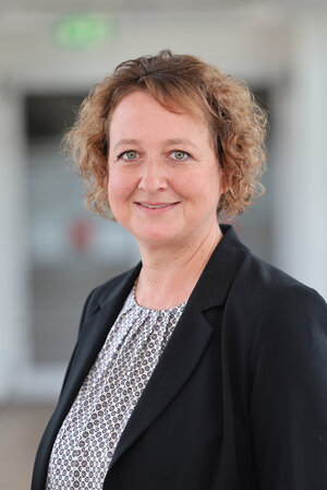 PortraitfotoMerlin Gerdts mit schwarzem Blaser